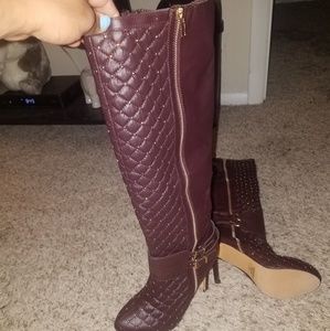 Heeled boots